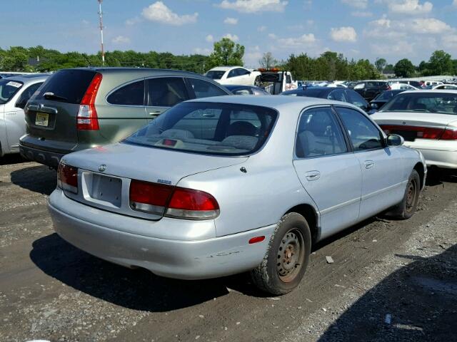 1YVGE22A5P5226477 - 1993 MAZDA 626 DX SILVER photo 4