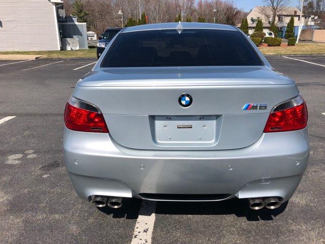 WBSNB93536B583780 - 2006 BMW M5 SILVER photo 10