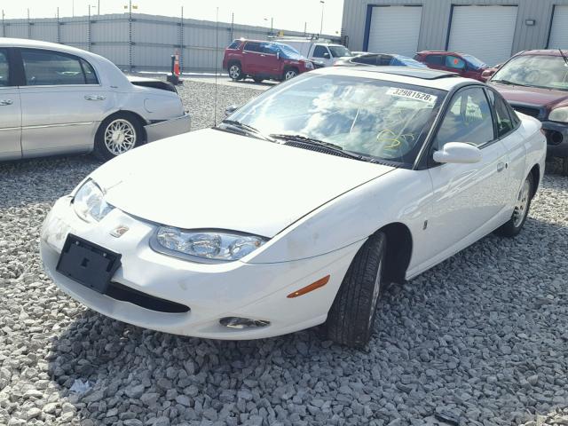 1G8ZY12761Z114558 - 2001 SATURN SC2 WHITE photo 2