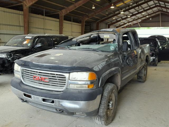 1GTHC29G92E137286 - 2002 GMC SIERRA C25 GRAY photo 2