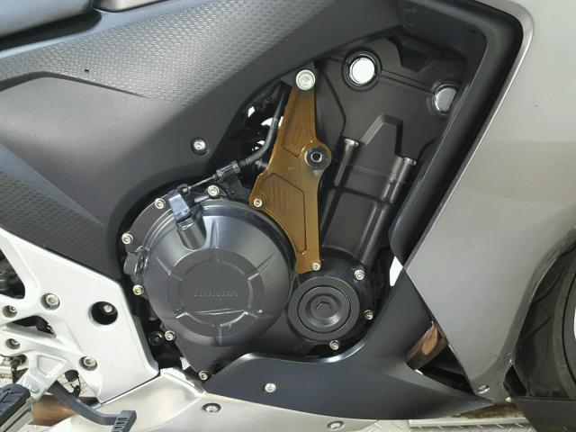 MLHPC4460F5200087 - 2015 HONDA CBR500 R SILVER photo 12