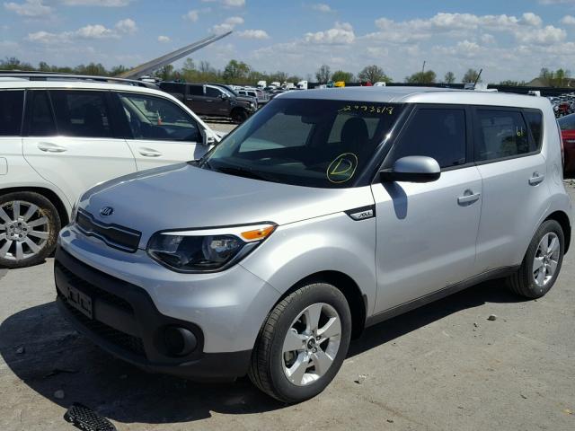 KNDJN2A20H7473465 - 2017 KIA SOUL SILVER photo 2