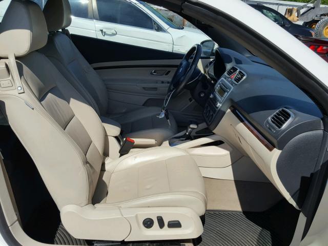 WVWFA71F79V017431 - 2009 VOLKSWAGEN EOS LUX Белый фото 5