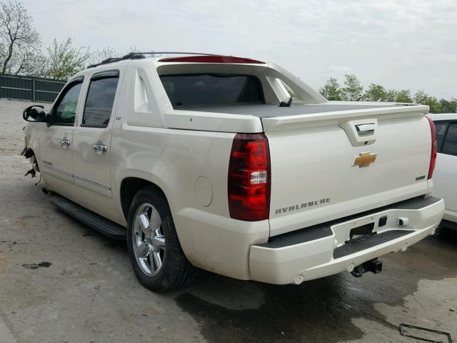 3GNTKGE38BG402681 - 2011 CHEVROLET AVALANCHE WHITE photo 3