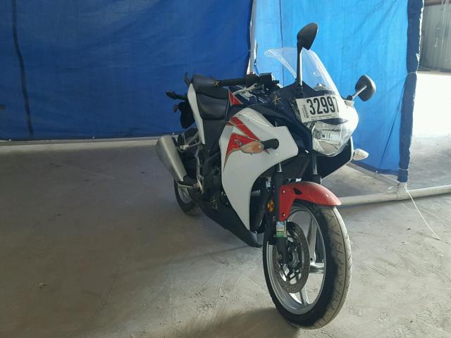 MLHMC4109C5202659 - 2012 HONDA CBR250 R WHITE photo 1