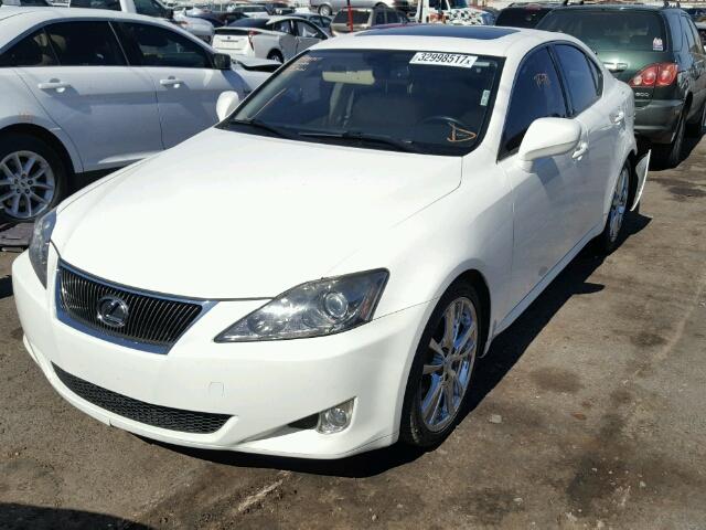 JTHBE262262005694 - 2006 LEXUS IS 350 WHITE photo 2