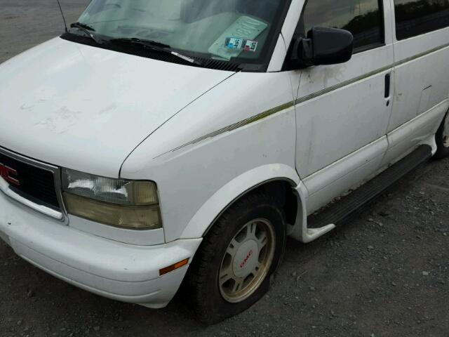 1GKDM19X53B504357 - 2003 GMC SAFARI XT WHITE photo 9