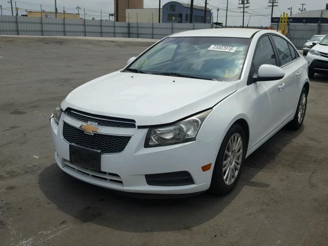 1G1PK5S97B7298065 - 2011 CHEVROLET CRUZE ECO WHITE photo 2