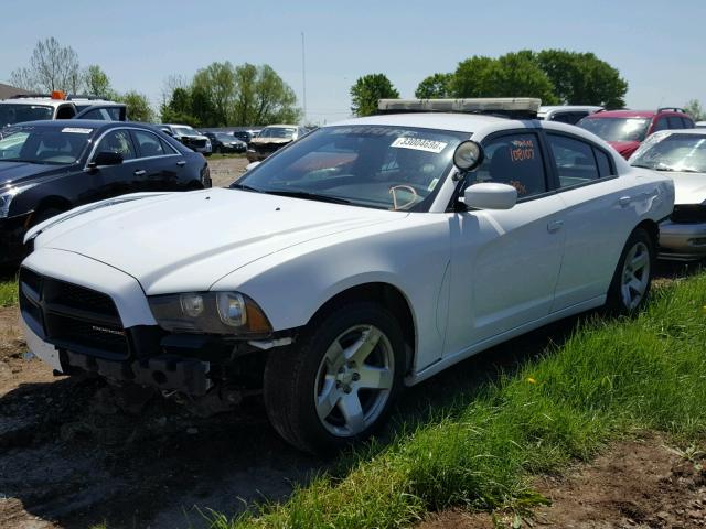 2C3CDXAT9CH282310 - 2012 DODGE CHARGER PO WHITE photo 2