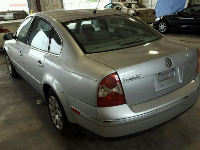 WVWPD63B62P049393 - 2002 VOLKSWAGEN PASSAT GLS SILVER photo 3