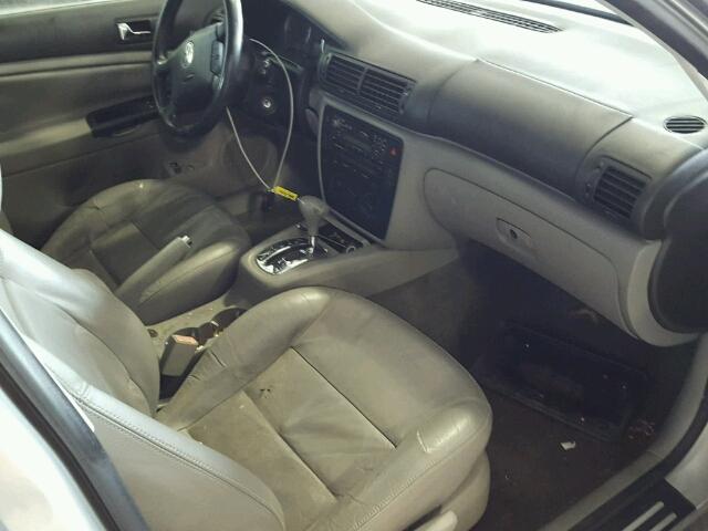 WVWPD63B62P049393 - 2002 VOLKSWAGEN PASSAT GLS SILVER photo 5