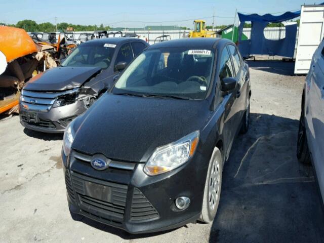 1FAHP3F26CL466792 - 2012 FORD FOCUS SE BLACK photo 10