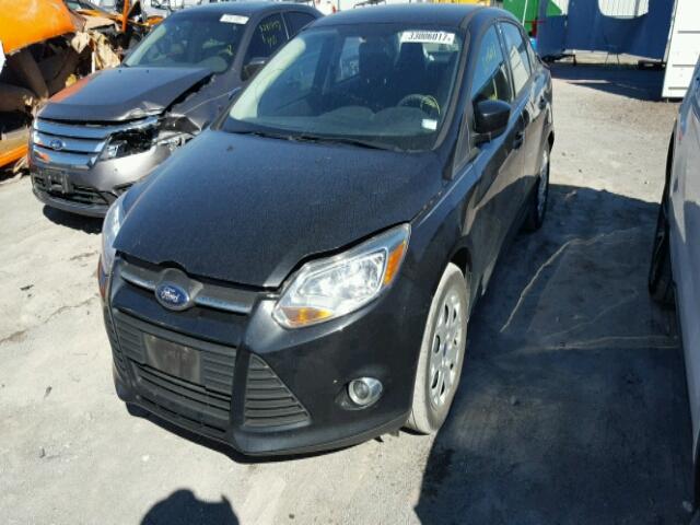 1FAHP3F26CL466792 - 2012 FORD FOCUS SE BLACK photo 2