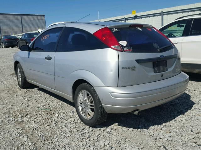 1FAFP31N07W153931 - 2007 FORD FOCUS ZX3 GRAY photo 3