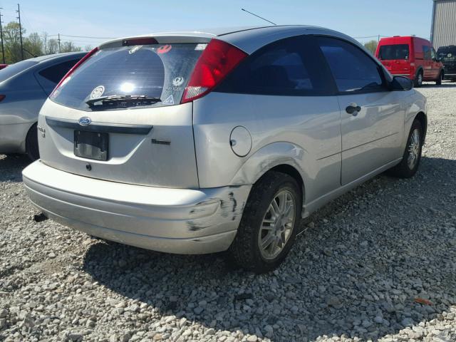 1FAFP31N07W153931 - 2007 FORD FOCUS ZX3 GRAY photo 4