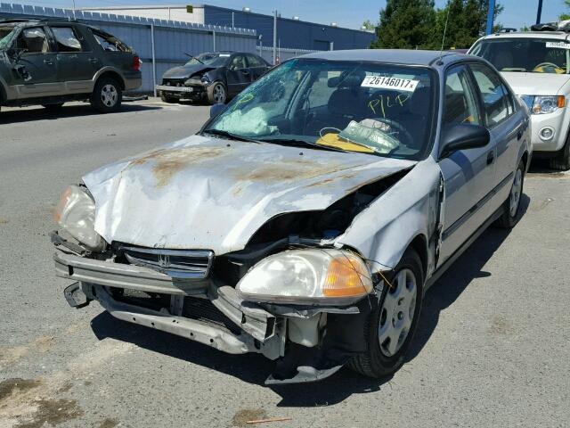 2HGEJ657XWH500460 - 1998 HONDA CIVIC LX SILVER photo 2