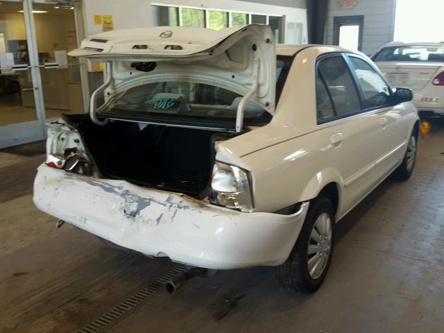 JM1BJ2229Y0257024 - 2000 MAZDA PROTEGE DX WHITE photo 4