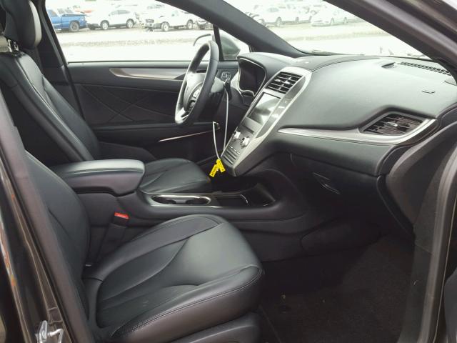 5LMCJ2D9XHUL56239 - 2017 LINCOLN MKC SELECT GRAY photo 5