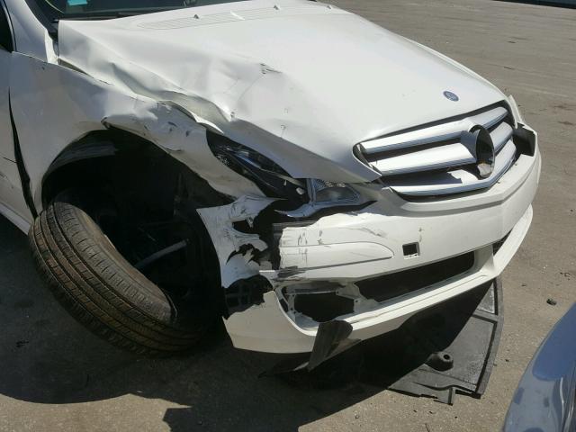 4JGCB65E06A017345 - 2006 MERCEDES-BENZ R 350 WHITE photo 9