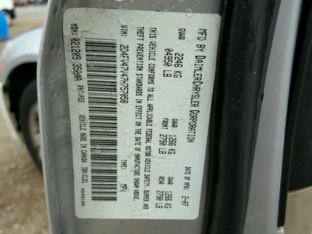 2D4FV47V47H757058 - 2007 DODGE MAGNUM SXT GRAY photo 10