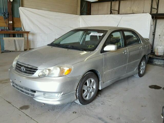 1NXBR32E34Z237987 - 2004 TOYOTA COROLLA S SILVER photo 2