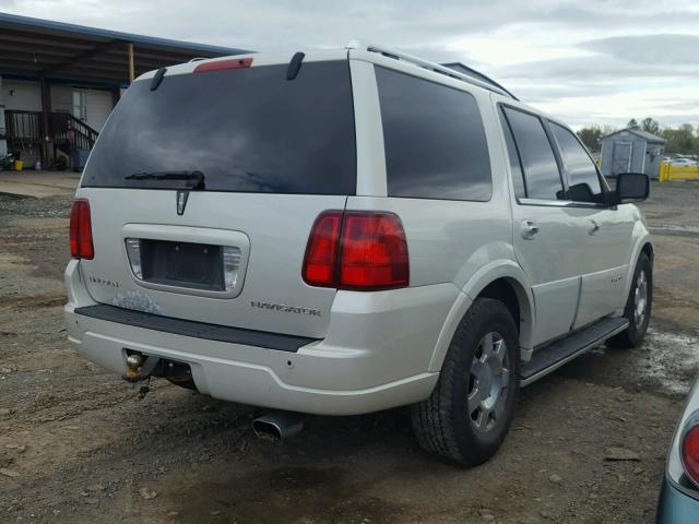 5LMFU28575LJ20516 - 2005 LINCOLN NAVIGATOR WHITE photo 4
