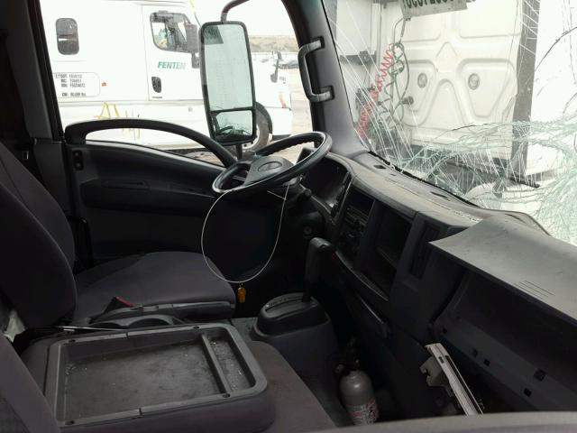 54DC4W1C4DS800819 - 2013 ISUZU NPR HD WHITE photo 5