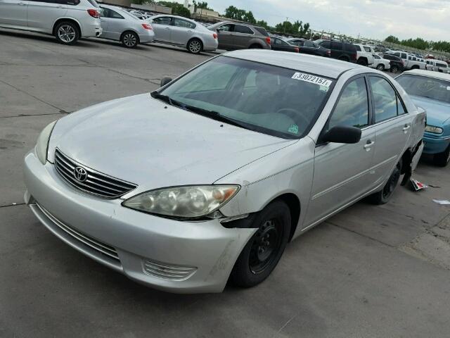 4T1BE32K55U037146 - 2005 TOYOTA CAMRY LE SILVER photo 2