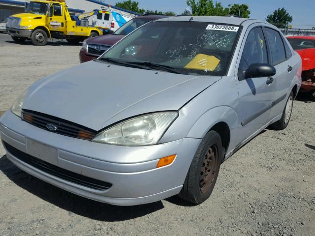 1FAFP33P81W307274 - 2001 FORD FOCUS LX SILVER photo 2