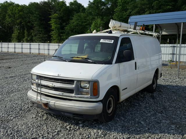 1GCFG25W6Y1147766 - 2000 CHEVROLET EXPRESS G2 WHITE photo 2