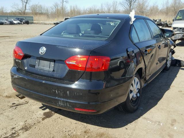 3VW2K7AJXEM397740 - 2014 VOLKSWAGEN JETTA BASE Սև լուսանկար 4