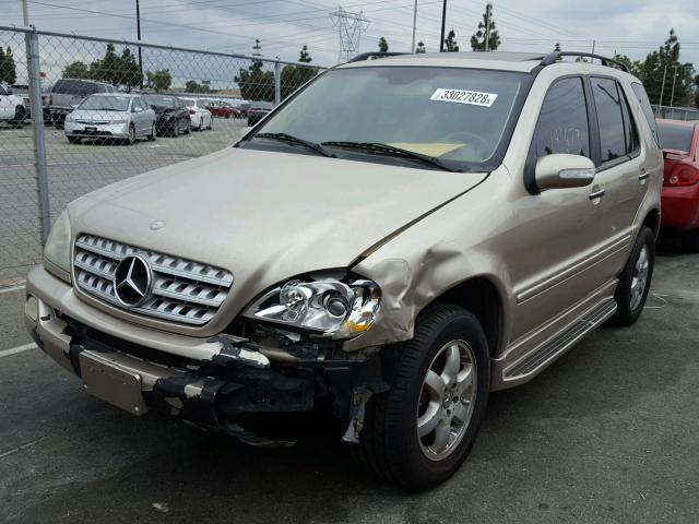 4JGAB75E02A318270 - 2002 MERCEDES-BENZ ML 500 GOLD photo 2