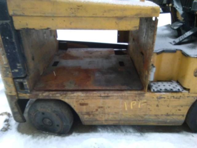 A3EC220848 - 2000 CATERPILLAR FORKLIFT BROWN photo 7