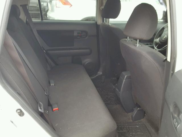 JTLKE50E291081145 - 2009 TOYOTA SCION XB WHITE photo 6