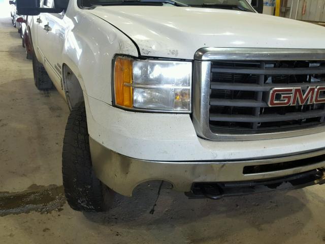 1GTHK23648F110261 - 2008 GMC SIERRA K25 WHITE photo 9