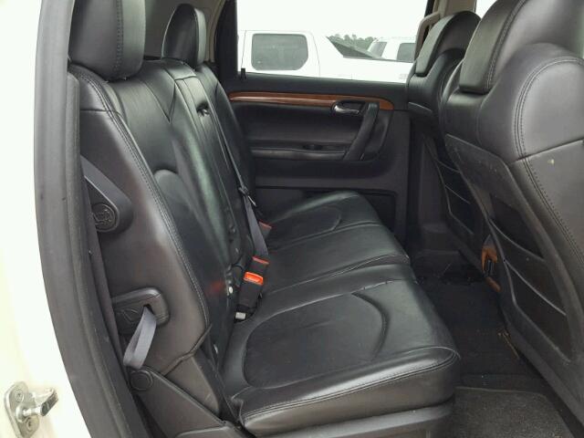 5GZER337X8J185393 - 2008 SATURN OUTLOOK XR თეთრი ფოტო 6