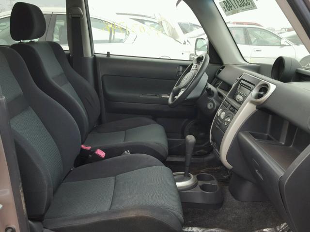 JTLKT324664061070 - 2006 TOYOTA SCION XB GRAY photo 5