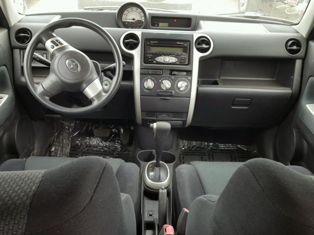 JTLKT324664061070 - 2006 TOYOTA SCION XB GRAY photo 9