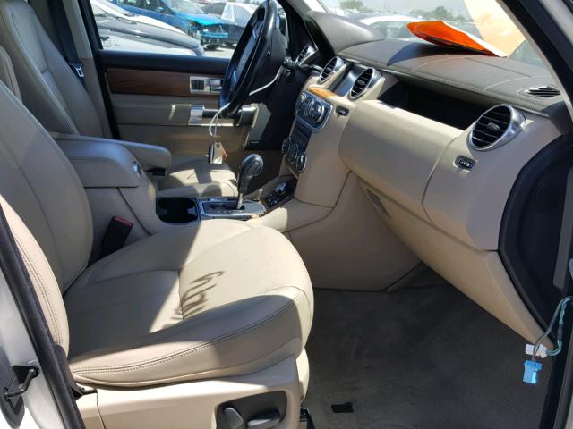 SALAK2D47AA532020 - 2010 LAND ROVER LR4 HSE LU WHITE photo 5