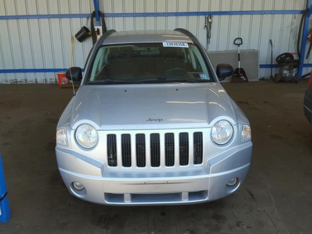 1J4FF47B39D105610 - 2009 JEEP COMPASS SP SILVER photo 9