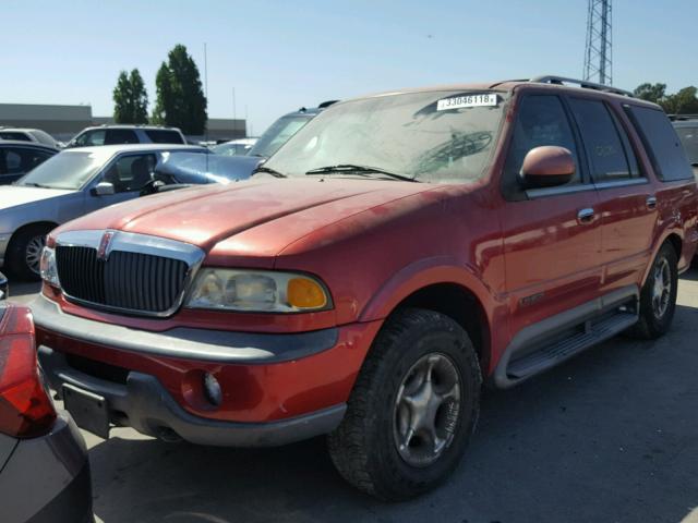 5LMPU28A4XLJ27511 - 1999 LINCOLN NAVIGATOR 红色 照片 2