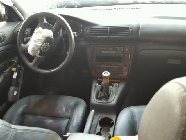 WVWRH63B71E149980 - 2001 VOLKSWAGEN PASSAT GLX 石墨色 照片 9