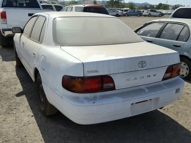 4T1BG12K1TU787770 - 1996 TOYOTA CAMRY DX WHITE photo 3