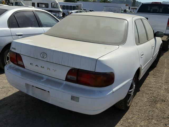 4T1BG12K1TU787770 - 1996 TOYOTA CAMRY DX WHITE photo 4