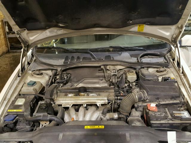 YV1LW5532W3381881 - 1998 VOLVO V70 WHITE photo 7