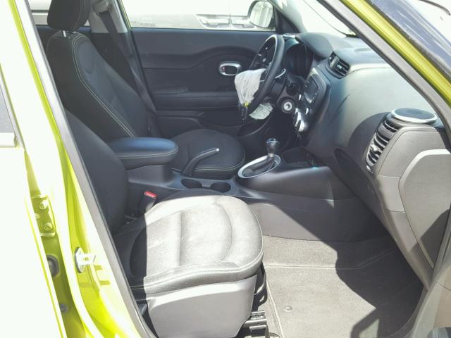 KNDJP3A51G7837580 - 2016 KIA SOUL + GREEN photo 5