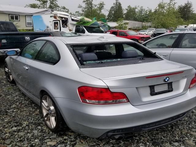 WBAUC73538VF25495 - 2008 BMW 135 I SILVER photo 3