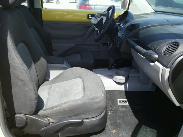 3VWCK31C74M414314 - 2004 VOLKSWAGEN NEW BEETLE 黄色 照片 5