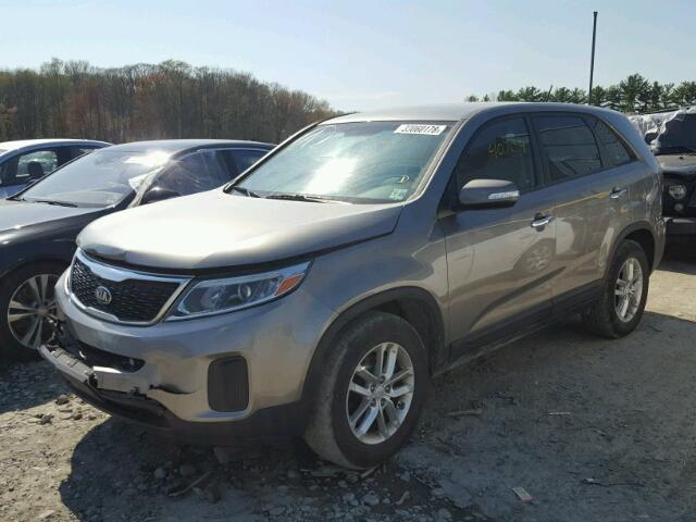 5XYKT3A69FG656222 - 2015 KIA SORENTO LX GRAY photo 2