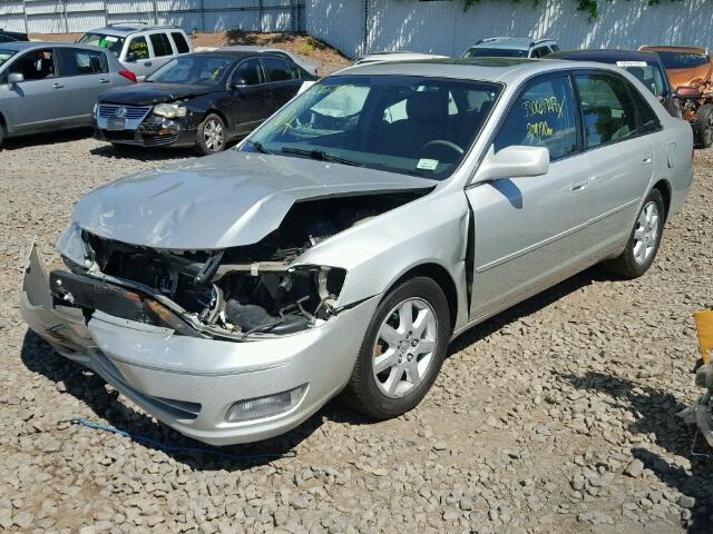 4T1BF28B0YU045206 - 2000 TOYOTA AVALON SILVER photo 2